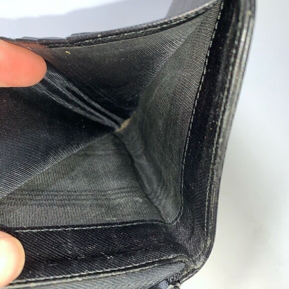 💥AUTHENTIC💥 Prada Saffiano Leather Compact Wallet Black - Picture 9 of 10